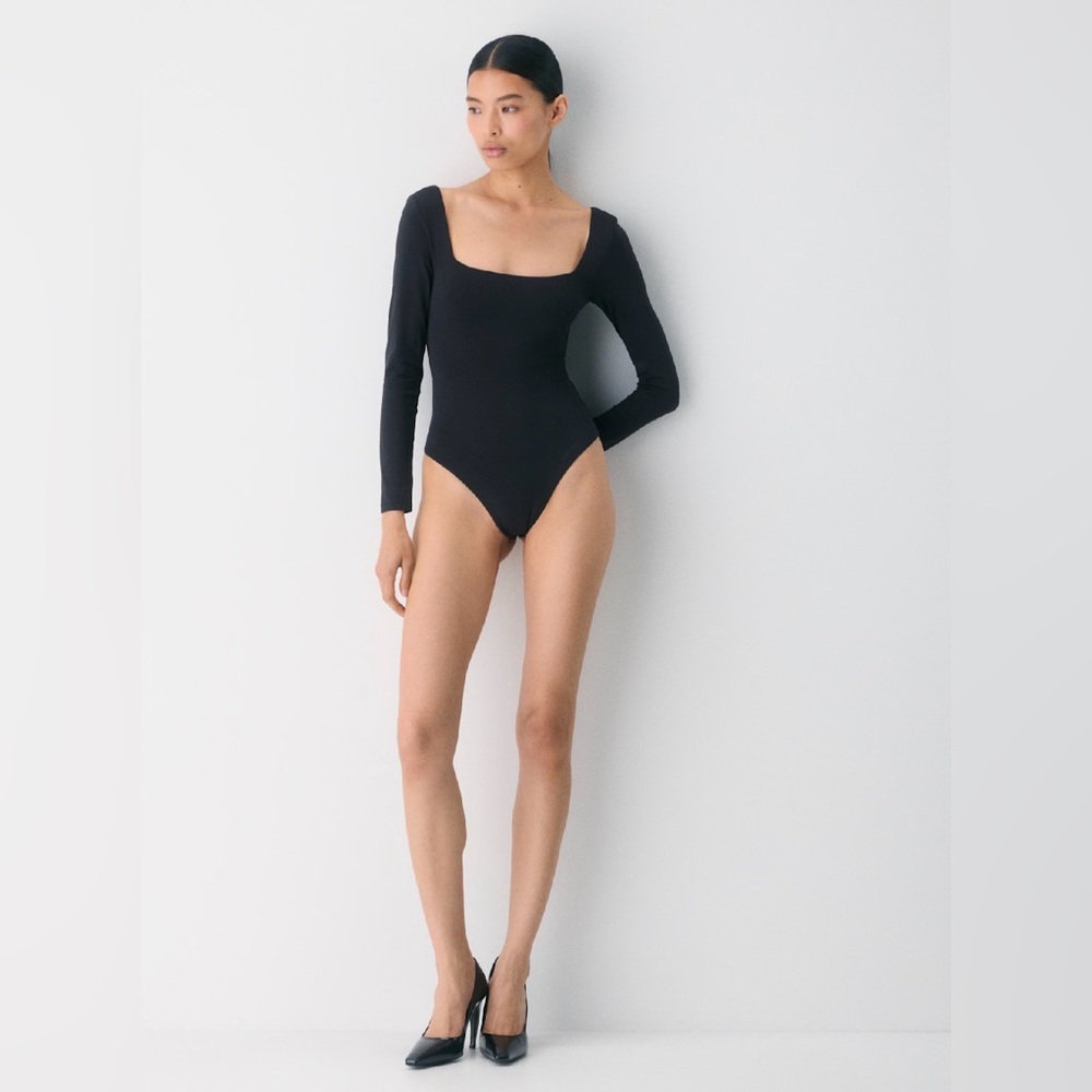 Aritzia Contour Headway Bodysuit